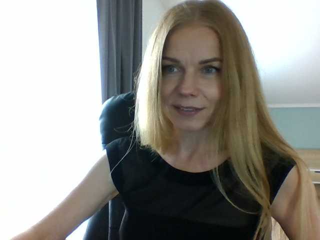 Tina45516 live cam on BongaCams