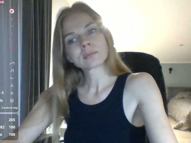BlondaTina live cam on BongaCams