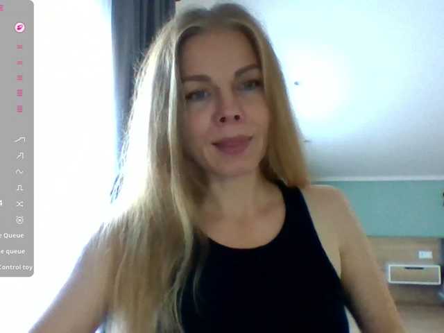 BlondaTina live cam preview