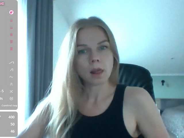 BlondaTina live cam preview