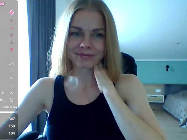 Tina45516 live cam on BongaCams