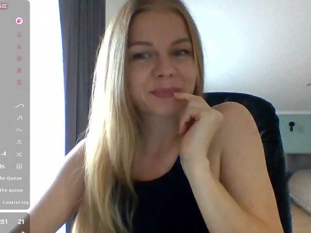 Tina45516 live cam on BongaCams