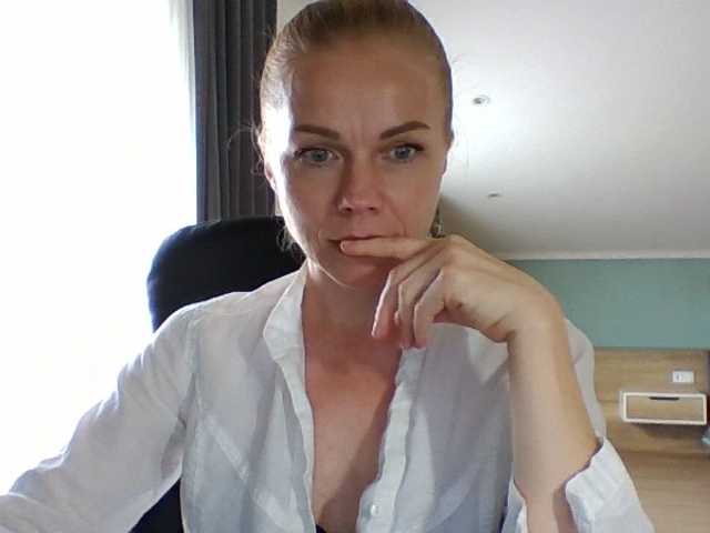 Tina45516 live cam on BongaCams