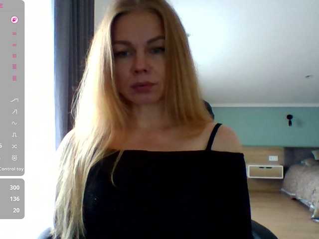 Tina45516 live cam on BongaCams
