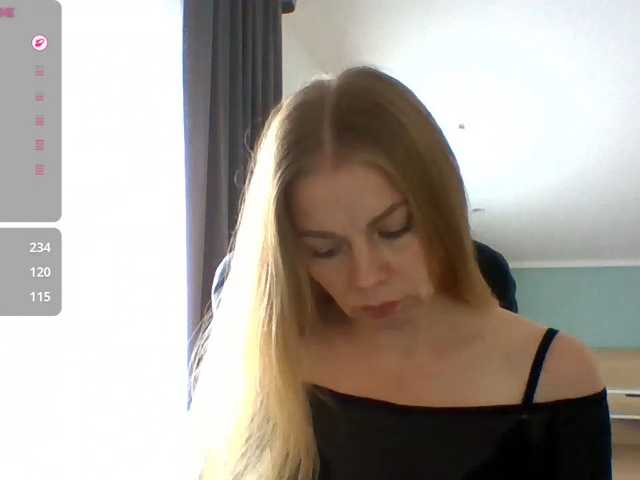 BlondaTina live cam preview