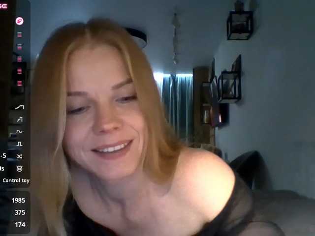 Tina45516 live cam on BongaCams