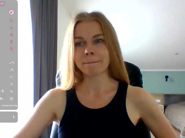 Tina45516 live cam on BongaCams
