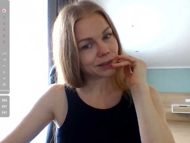 BlondaTina live cam preview