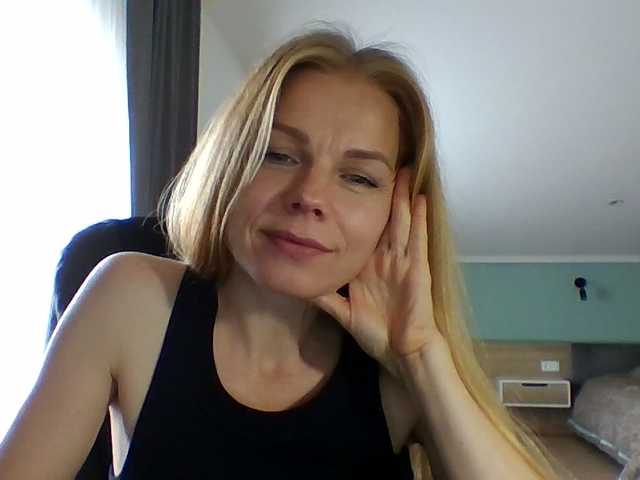 Tina45516 live cam on BongaCams