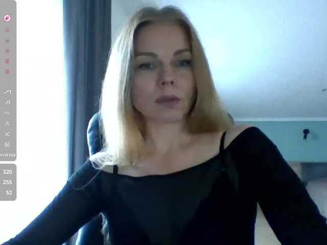 BlondaTina live cam preview