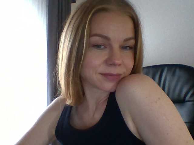 Tina45516 live cam on BongaCams