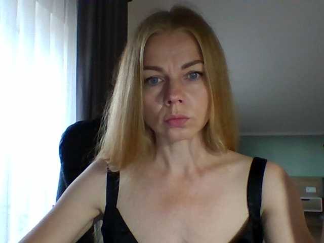 Tina45516 live cam on BongaCams