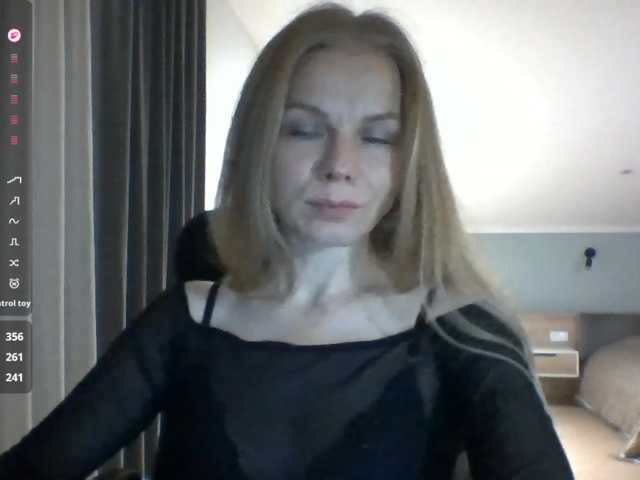 Tina45516 live cam on BongaCams