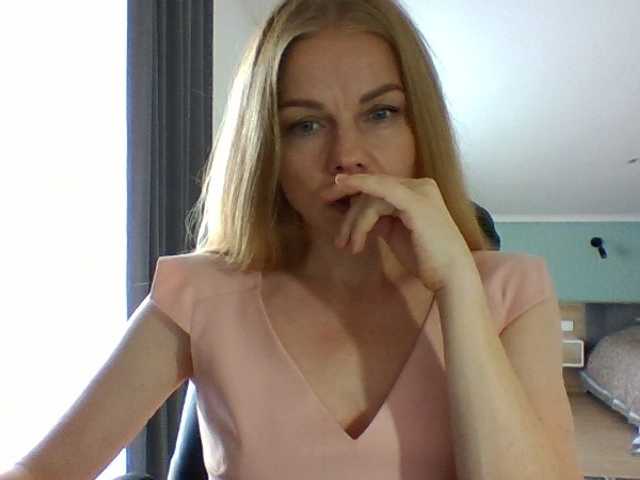 Tina45516 live cam on BongaCams