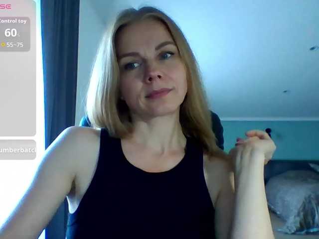 Tina45516 live cam on BongaCams