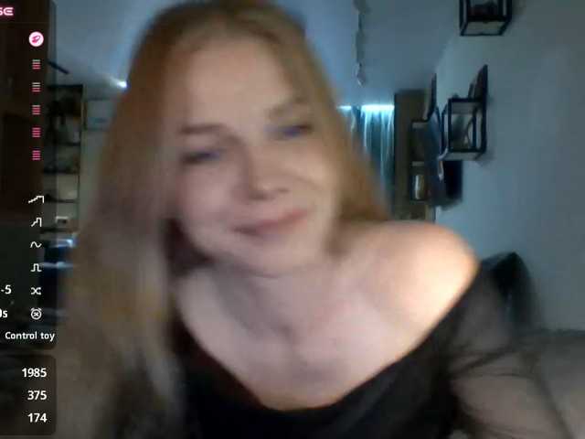 Blondatina live cam