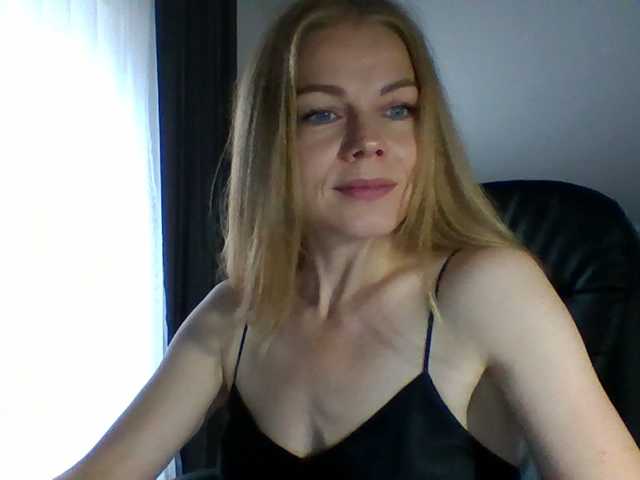 Tina45516 live cam on BongaCams