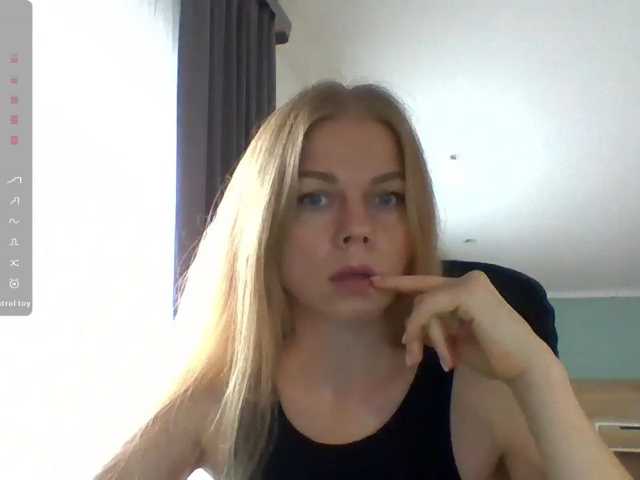 BlondaTina live cam preview