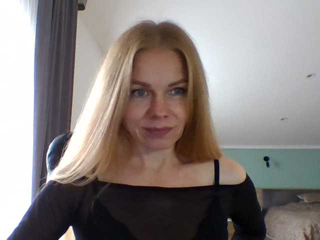 Tina45516 live cam on BongaCams