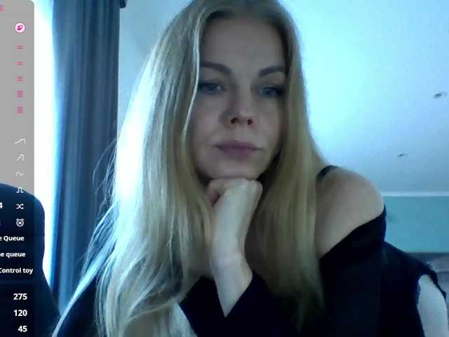 Tina45516 live cam on BongaCams