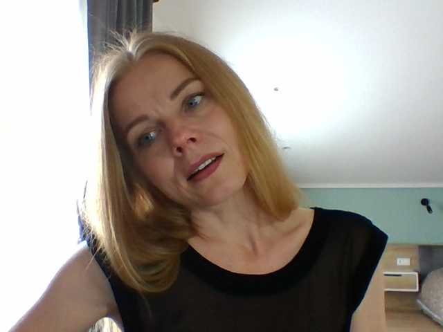 Tina45516 live cam on BongaCams