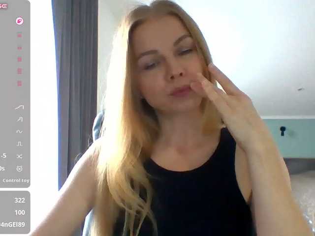 Tina45516 live cam on BongaCams
