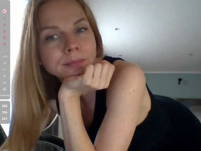 BlondaTina live cam preview