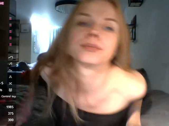 BlondaTina live cam preview