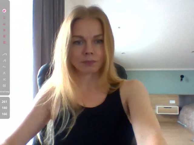 BlondaTina live cam preview