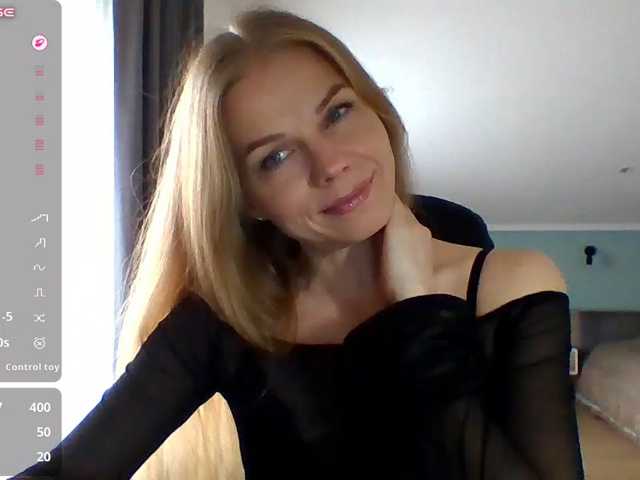 Tina45516 live cam on BongaCams