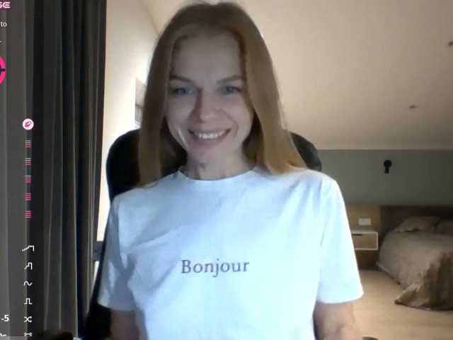 BlondaTina live cam on BongaCams