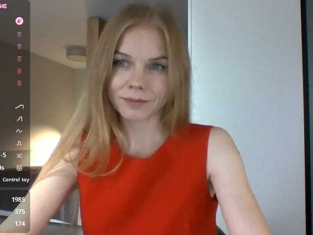 BlondaTina live cam preview