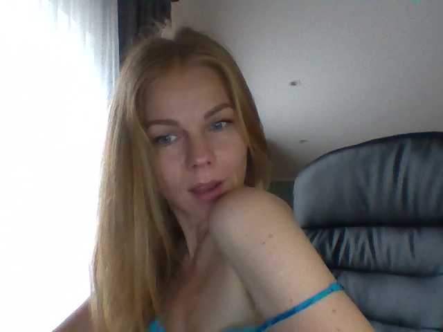 BlondaTina live cam