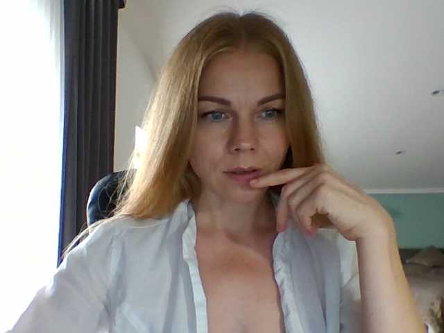 Tina45516 live cam on BongaCams