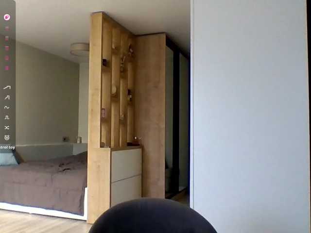 BlondaTina live cam preview