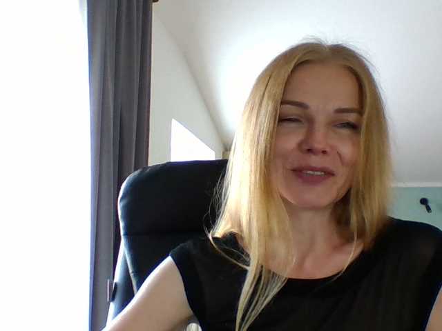 Tina45516 live cam on BongaCams