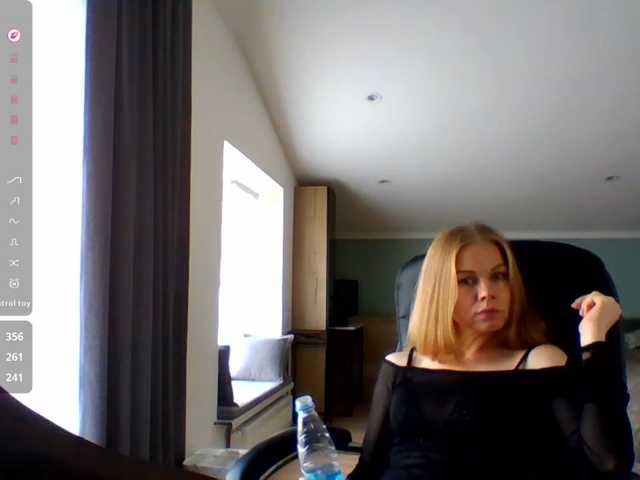 Tina45516 live cam on BongaCams