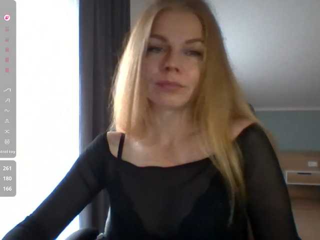 BlondaTina live cam preview
