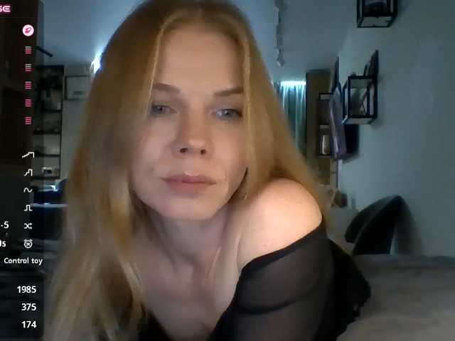 Tina45516 live cam on BongaCams