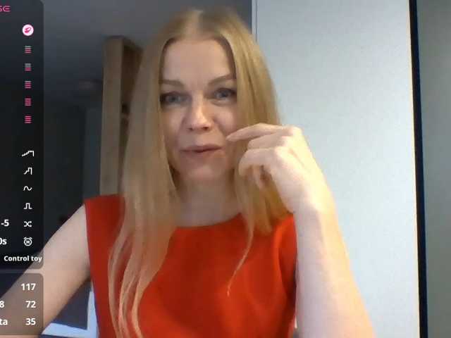 Tina45516 live cam on BongaCams