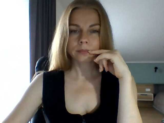 BlondaTina live cam preview