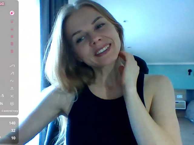 Tina45516 live cam on BongaCams