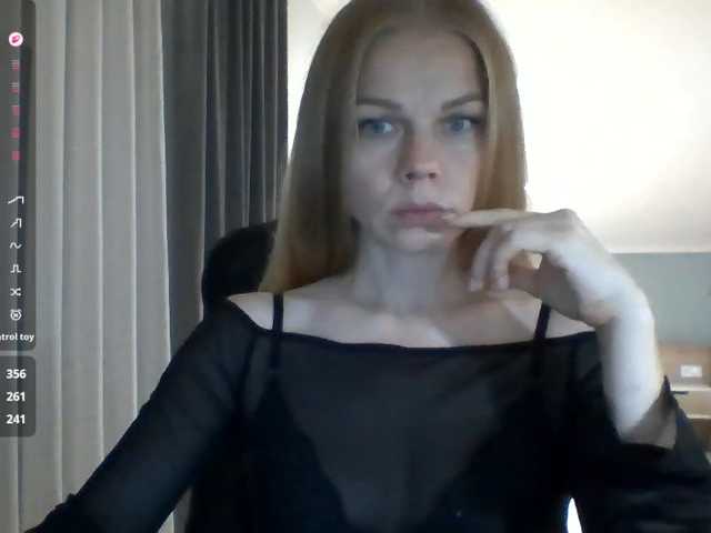 BlondaTina live cam preview