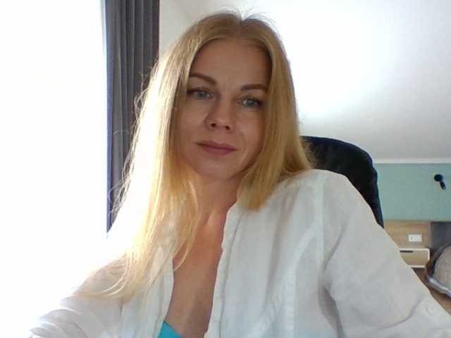 BlondaTina live webcam show