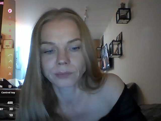 Tina45516 live cam on BongaCams