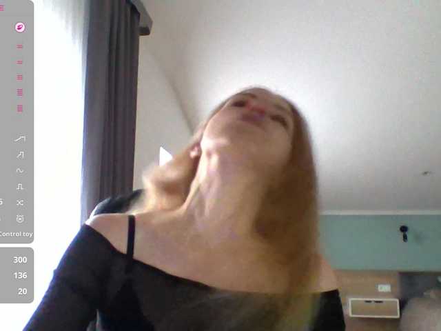 Tina45516 live cam on BongaCams