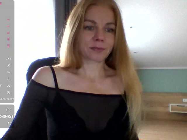 Tina45516 live cam on BongaCams