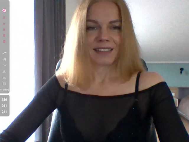 Tina45516 live cam on BongaCams