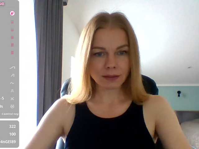 Tina45516 live cam on BongaCams