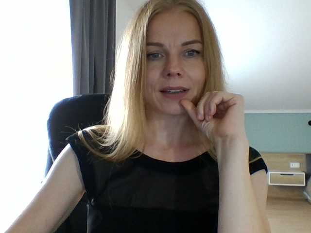Tina45516 live cam on BongaCams